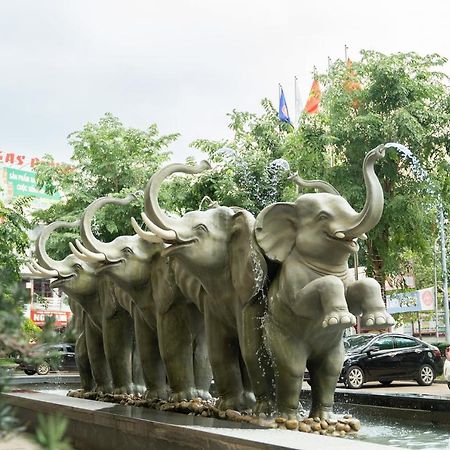 Elephants Hotel Buon Ma Thuot Exterior foto