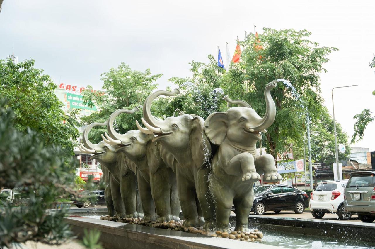 Elephants Hotel Buon Ma Thuot Exterior foto